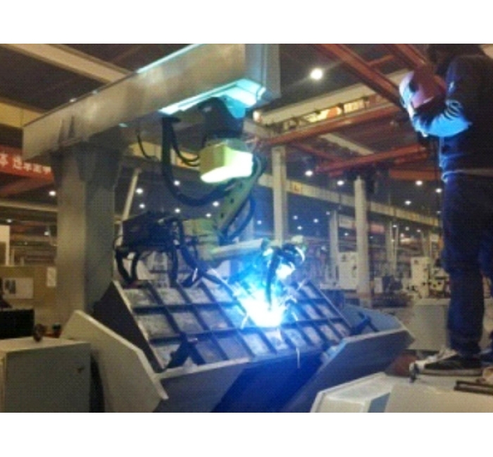 電控箱筋板機器人工作站