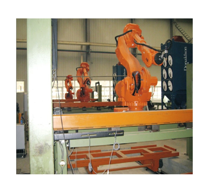 汽車縱梁、加強梁機器人等離子切割生產(chǎn)線